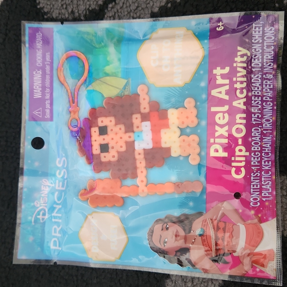 Disney Princess (Moana) Pixel Art Bag Clip Activity Kit - Picture 1 of 1